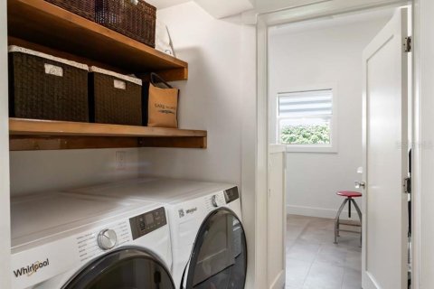 Casa en venta en Orlando, Florida, 4 dormitorios, 268.49 m2 № 2144661 - foto 28