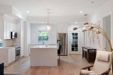 Casa en venta en Orlando, Florida, 4 dormitorios, 268.49 m2 № 2144661 - foto 16