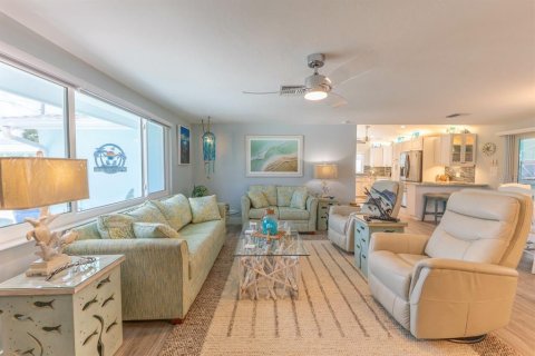 House in Englewood, Florida 4 bedrooms, 146.69 sq.m. № 1558785 - photo 27