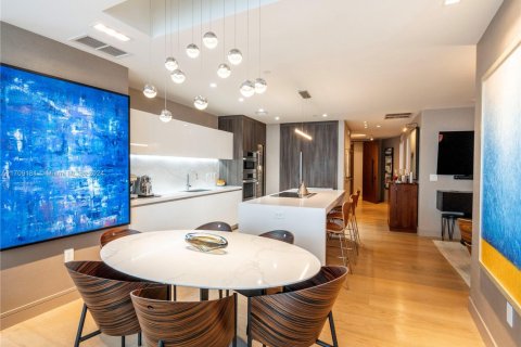 Condominio en venta en Miami, Florida, 3 dormitorios, 201.78 m2 № 1702673 - foto 9