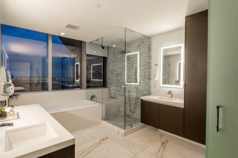 Condominio en venta en Miami, Florida, 3 dormitorios, 201.78 m2 № 1702673 - foto 21