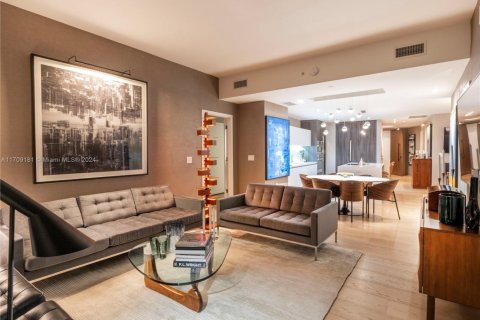 Condominio en venta en Miami, Florida, 3 dormitorios, 201.78 m2 № 1702673 - foto 1