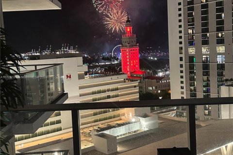 Condominio en venta en Miami, Florida, 3 dormitorios, 201.78 m2 № 1702673 - foto 16