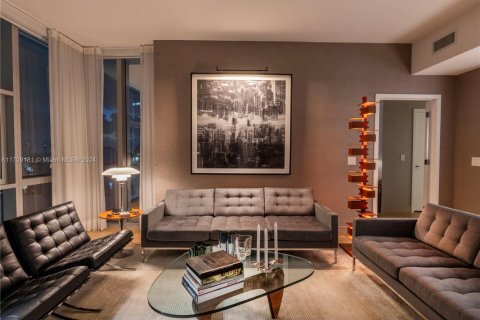 Condominio en venta en Miami, Florida, 3 dormitorios, 201.78 m2 № 1702673 - foto 2