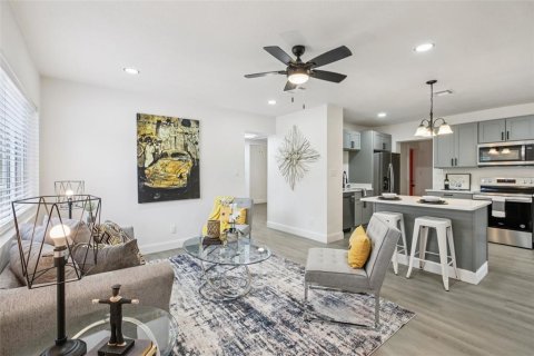 Casa en venta en Saint Petersburg, Florida, 3 dormitorios, 137.03 m2 № 1870433 - foto 5