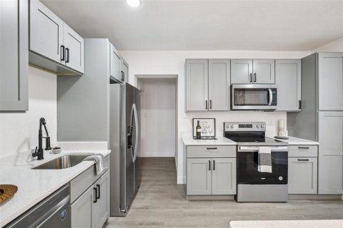 Casa en venta en Saint Petersburg, Florida, 3 dormitorios, 137.03 m2 № 1870433 - foto 17