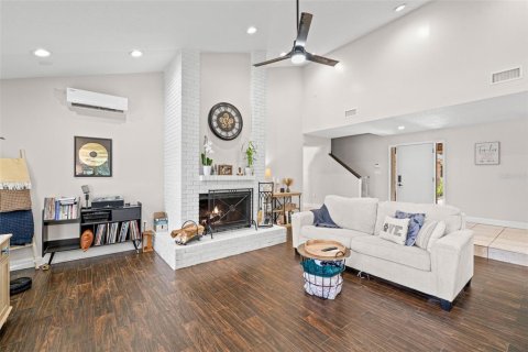 Casa en venta en Valrico, Florida, 4 dormitorios, 258.18 m2 № 1784937 - foto 8
