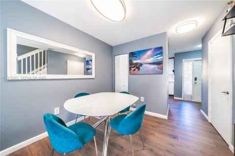 Copropriété à vendre à North Miami Beach, Floride: 3 chambres, 109.81 m2 № 2053843 - photo 6