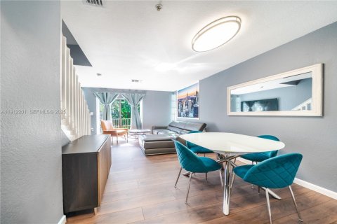 Condo à North Miami Beach, Floride, 3 chambres  № 2053843
