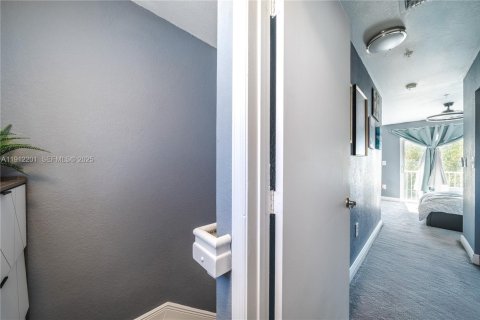 Copropriété à vendre à North Miami Beach, Floride: 3 chambres, 109.81 m2 № 2053843 - photo 23