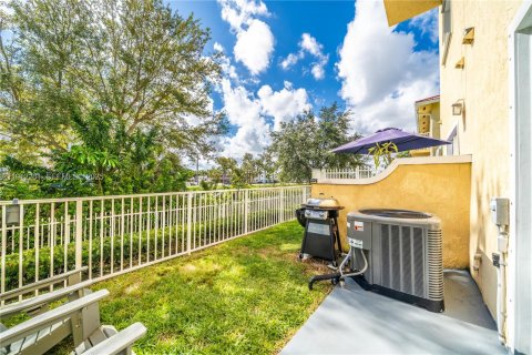 Copropriété à vendre à North Miami Beach, Floride: 3 chambres, 109.81 m2 № 2053843 - photo 29