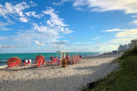 Condo in Miami Beach, Florida, 1 bedroom  № 1960927 - photo 5