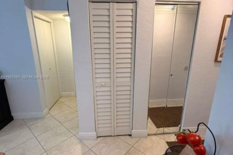 Купить кондоминиум в Майами, Флорида 2 спальни, 82.5м2, № 2054482 - фото 13