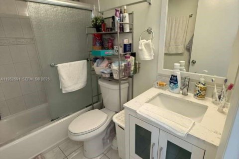 Купить кондоминиум в Майами, Флорида 2 спальни, 82.5м2, № 2054482 - фото 10