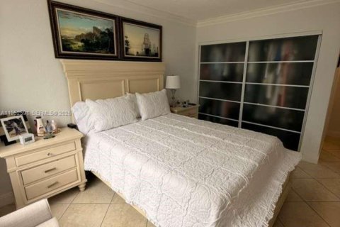 Купить кондоминиум в Майами, Флорида 2 спальни, 82.5м2, № 2054482 - фото 11