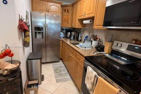 Купить кондоминиум в Майами, Флорида 2 спальни, 82.5м2, № 2054482 - фото 8