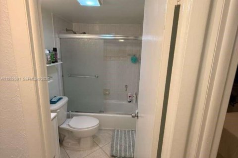 Купить кондоминиум в Майами, Флорида 2 спальни, 82.5м2, № 2054482 - фото 4