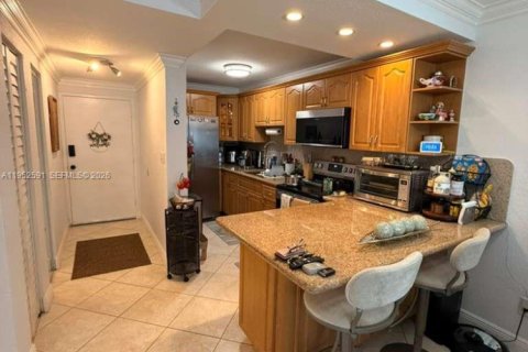 Купить кондоминиум в Майами, Флорида 2 спальни, 82.5м2, № 2054482 - фото 2