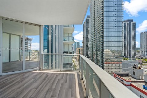 Condominio en venta en Miami, Florida, 1 dormitorio, 108.97 m2 № 2033257 - foto 28