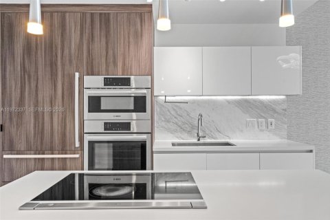 Condominio en venta en Miami, Florida, 1 dormitorio, 108.97 m2 № 2033257 - foto 6