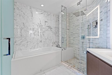 Condominio en venta en Miami, Florida, 1 dormitorio, 108.97 m2 № 2033257 - foto 24