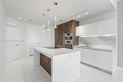 Condominio en venta en Miami, Florida, 1 dormitorio, 108.97 m2 № 2033257 - foto 7