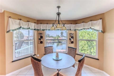 House in Hernando Beach, Florida 3 bedrooms, 187.94 sq.m. № 1687420 - photo 20
