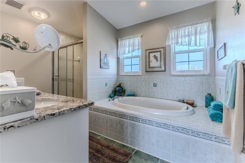 House in Hernando Beach, Florida 3 bedrooms, 187.94 sq.m. № 1687420 - photo 25