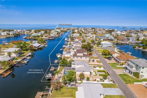 House in Hernando Beach, Florida 3 bedrooms, 187.94 sq.m. № 1687420 - photo 30