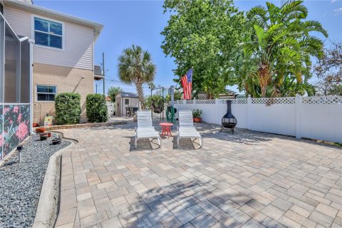 House in Hernando Beach, Florida 3 bedrooms, 187.94 sq.m. № 1687420 - photo 6