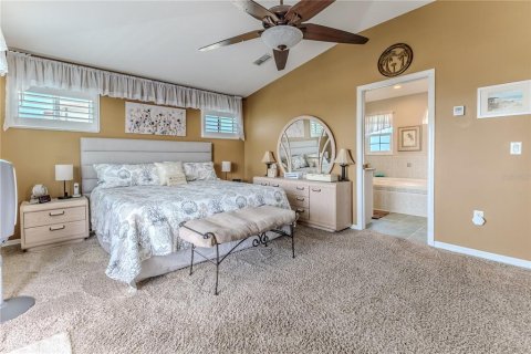 House in Hernando Beach, Florida 3 bedrooms, 187.94 sq.m. № 1687420 - photo 24