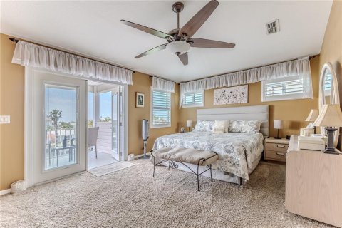 House in Hernando Beach, Florida 3 bedrooms, 187.94 sq.m. № 1687420 - photo 23