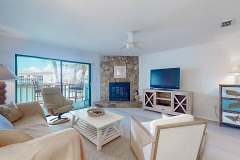 Adosado en venta en Treasure Island, Florida, 2 dormitorios, 134.71 m2 № 1786005 - foto 12
