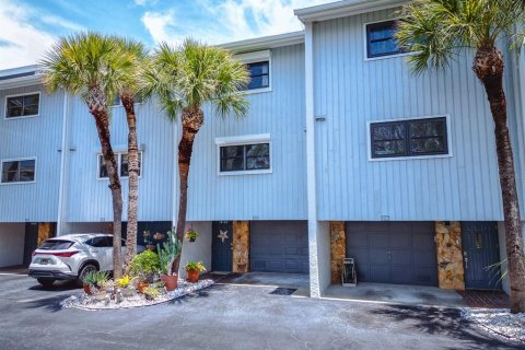 Adosado en venta en Treasure Island, Florida, 2 dormitorios, 134.71 m2 № 1786005 - foto 9