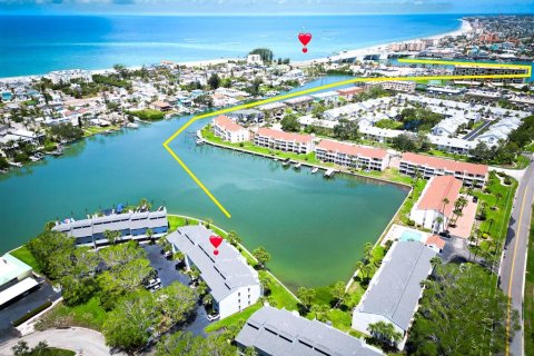 Adosado en venta en Treasure Island, Florida, 2 dormitorios, 134.71 m2 № 1786005 - foto 4