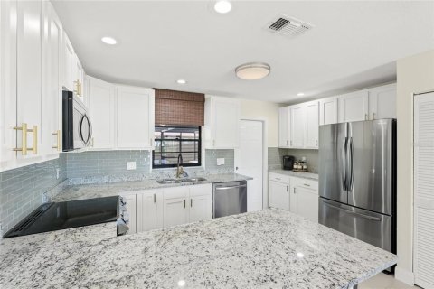 House in Bradenton, Florida 3 bedrooms, 183.3 sq.m. № 2231073 - photo 9