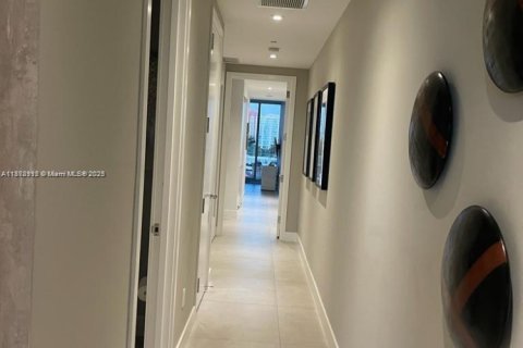 Copropriété à louer à Sunny Isles Beach, Floride: 2 chambres, 158.31 m2 № 2091294 - photo 12