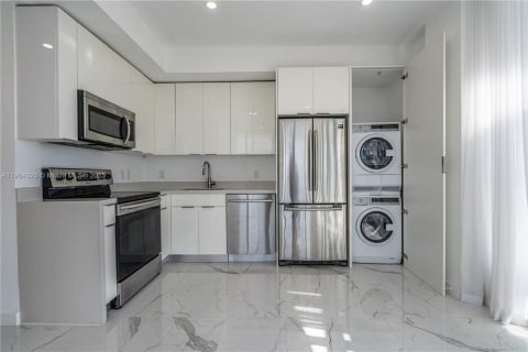 Снять в аренду квартиру в Майами-Бич, Флорида 1 спальня, 57.32м2, № 1954896 - фото 8