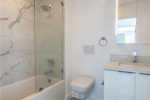 Снять в аренду квартиру в Майами-Бич, Флорида 1 спальня, 57.32м2, № 1954896 - фото 14