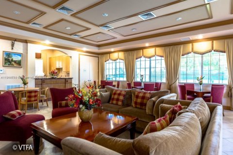 House in Miramar, Florida 3 bedrooms, 142.6 sq.m. № 1970506 - photo 23