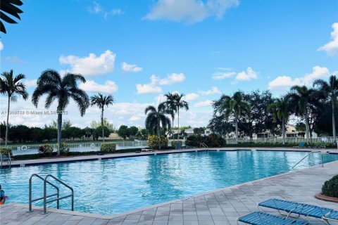 House in Miramar, Florida 3 bedrooms, 142.6 sq.m. № 1970506 - photo 27