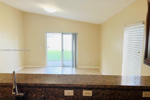 House in Miramar, Florida 3 bedrooms, 142.6 sq.m. № 1970506 - photo 8