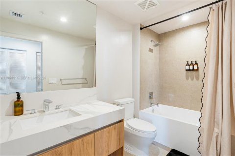 Copropriété à louer à Miami, Floride: 2 chambres, 76.64 m2 № 2042219 - photo 17