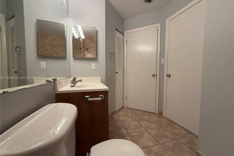 Condominio en alquiler en Coral Springs, Florida, 1 dormitorio, 75.81 m2 № 1993005 - foto 10