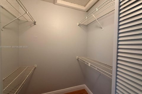 Condominio en alquiler en Coral Springs, Florida, 1 dormitorio, 75.81 m2 № 1993005 - foto 12