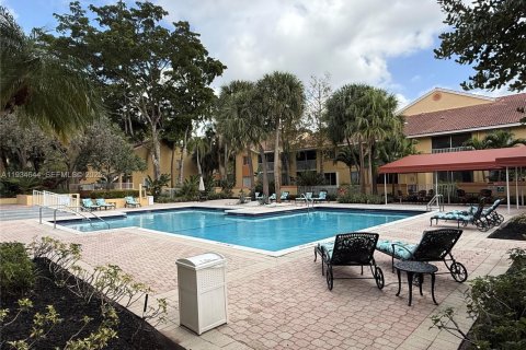 Condominio en alquiler en Coral Springs, Florida, 1 dormitorio, 75.81 m2 № 1993005 - foto 18