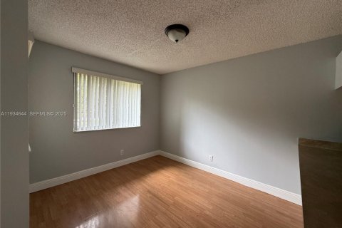 Condominio en alquiler en Coral Springs, Florida, 1 dormitorio, 75.81 m2 № 1993005 - foto 11