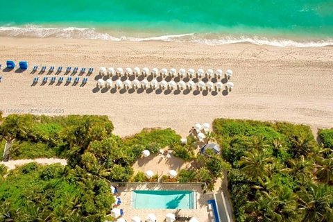 Condominio en venta en Sunny Isles Beach, Florida, 2 dormitorios, 111.58 m2 № 2077023 - foto 19