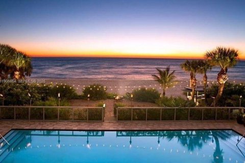 Condominio en venta en Sunny Isles Beach, Florida, 2 dormitorios, 111.58 m2 № 2077023 - foto 18