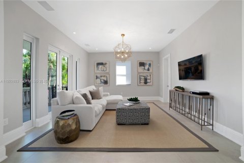 Casa en venta en Coral Gables, Florida, 5 dormitorios, 564.01 m2 № 1982864 - foto 25